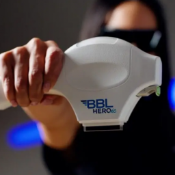 A Photo of a Nurse holding a Broad Band Light BBL machine known as the Gold Standard in Skin Rejuvenation offered at NuIQ Wellness Lounge in Cleveland Ohio