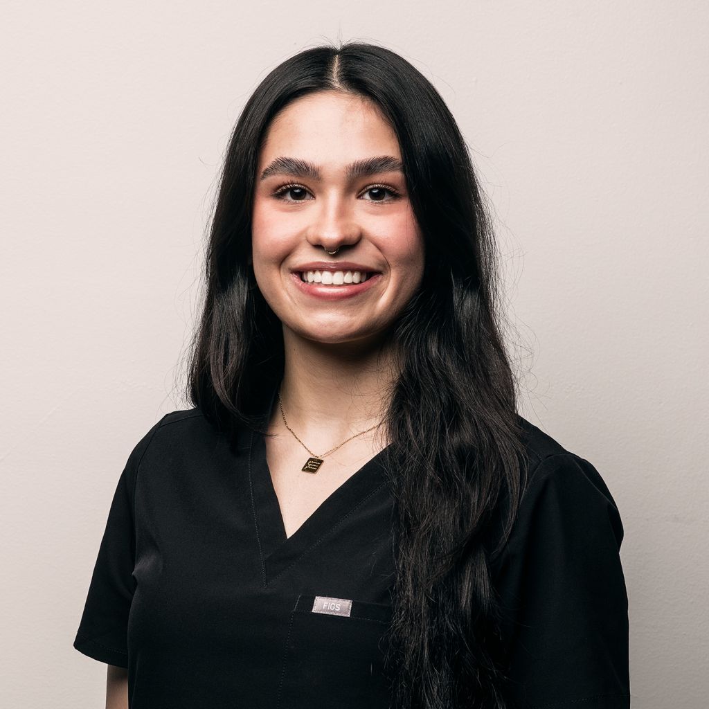 headshot of Sophia Sinito Licensed Aesthetician at NuIQ